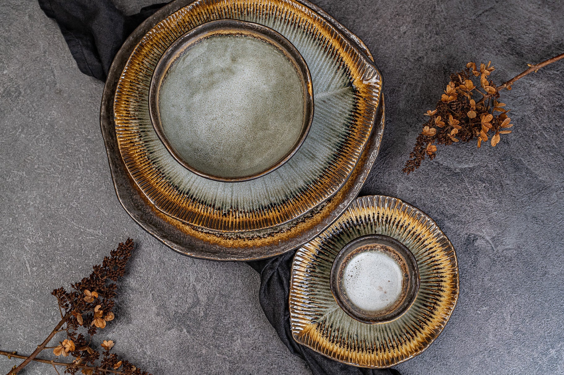 Bowl Shallow Leaf Shaped 25cm Akane Grey Glaze